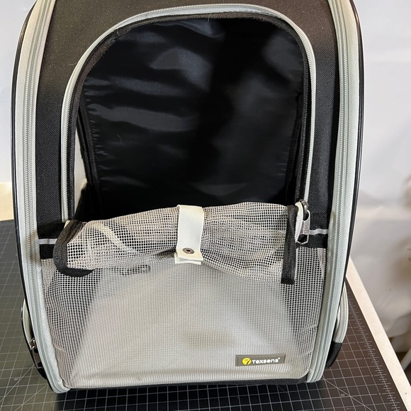 EUC Texsens pet backpack - Picture 7 of 9